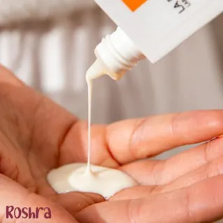 ضدآفتاب فلوئیدی کنترل چربی لاروش پوزای image